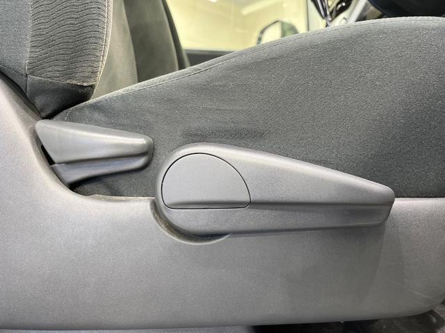 ノア X スマートエディション 純正8型ナビ 後席モニター 両側電動スライド ドラレコ バックカメラ HIDヘッド Bluetooth ETC スマートキー プッシュスタート オートエアコン プライバシーガラス(35枚目)