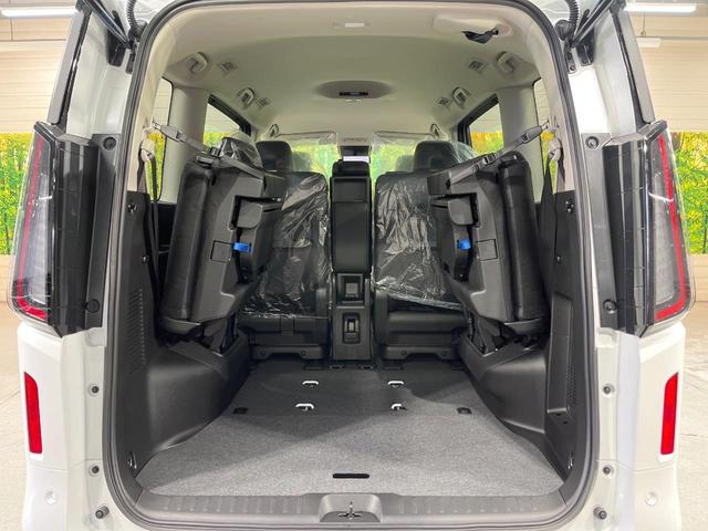 セレナ e-パワー ハイウェイスターV 登録済未使用車 2トーンカラー 純正12.3型ナビ 全周囲カメラ プロパイロット 両側電動スライド デジタルミラー ETC ドラレコ Bluetooth LEDヘッド 電動パーキング 衝突軽減装置(11枚目)