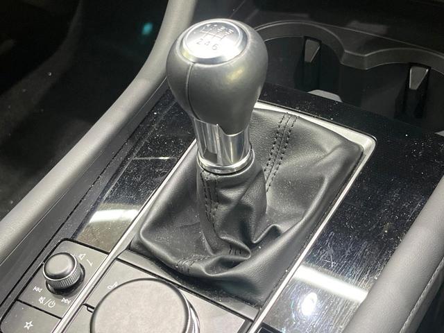 MAZDA3ファストバック 15Sツーリング MT車 純正SDナビ 全周囲カメラ 衝突被害軽減システム レーダークルーズ 禁煙車 コーナーセンサー スマートキー LEDヘッド ビルトインETC オートハイビーム 車線逸脱警報 オートライト(3枚目)