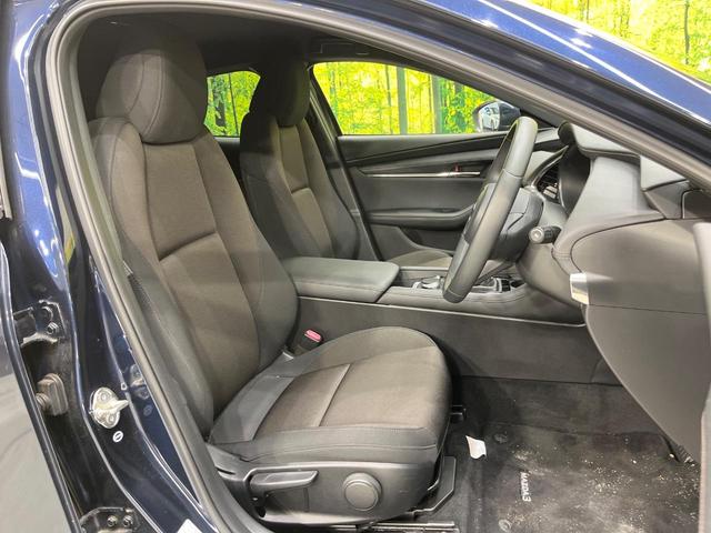 MAZDA3ファストバック 15Sツーリング MT車 純正SDナビ 全周囲カメラ 衝突被害軽減システム レーダークルーズ 禁煙車 コーナーセンサー スマートキー LEDヘッド ビルトインETC オートハイビーム 車線逸脱警報 オートライト(8枚目)