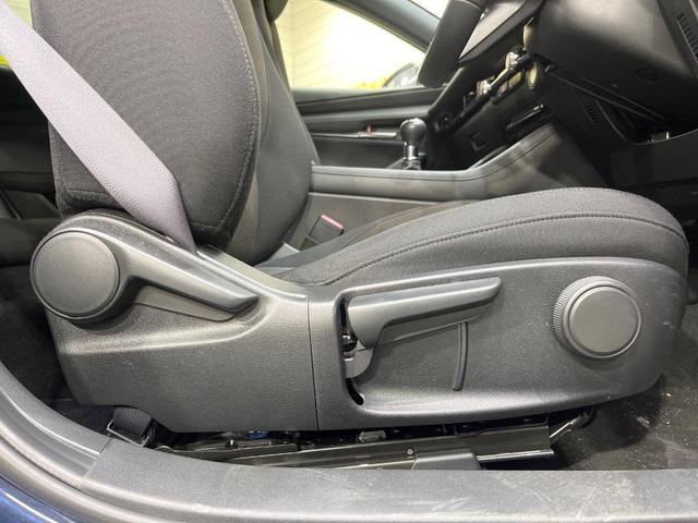 MAZDA3ファストバック 15Sツーリング MT車 純正SDナビ 全周囲カメラ 衝突被害軽減システム レーダークルーズ 禁煙車 コーナーセンサー スマートキー LEDヘッド ビルトインETC オートハイビーム 車線逸脱警報 オートライト(35枚目)