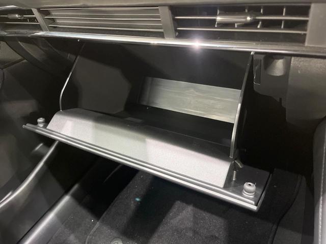 MAZDA3ファストバック 15Sツーリング MT車 純正SDナビ 全周囲カメラ 衝突被害軽減システム レーダークルーズ 禁煙車 コーナーセンサー スマートキー LEDヘッド ビルトインETC オートハイビーム 車線逸脱警報 オートライト(48枚目)