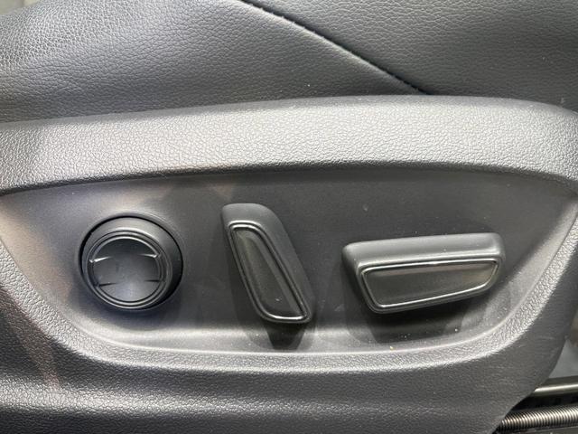 カローラクロス ハイブリッド　Ｚ　純正１０型ＤＡ　ガラスルーフ　全周囲カメラ　衝突被害軽減システム　レーダークルーズ　禁煙車　電動リアゲート　ハーフレザーシート　パワーシート　ドラレコ　コーナーセンサー　スマートキー　ＬＥＤヘッド（66枚目）