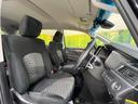 運転席シート廻りは使用感も少なく、良好な状態となっています。前オーナー様が丁寧に使っていたことがよくわかりますね。