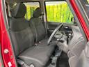運転席シート廻りは使用感も少なく、良好な状態となっています。前オーナー様が丁寧に使っていたことがよくわかりますね。