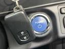 アクア Ｇ　禁煙車　ＣＤオーディオ　スマートキー　オートライト　オートエアコン　革巻きステアリング　電動格納ミラー　シートリフター　ドアザイザー　バニティミラー　パワーステアリング　パワーウィンドウ（4枚目）