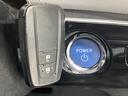プリウス S 純正ナビ バックカメラ 禁煙車 スマートキー LEDヘッド ETC オートライト オートエアコン Bluetooth CD DVD再生 フルセグ 革巻きステアリング 電動格納ミラー プライバシーガラス(6枚目)