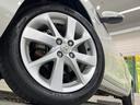 【純正アルミホイール】外観にマッチした純正アルミホイールを装着しております。各種社外アルミホイールや、スタッドレスタイヤも取扱いしております。是非ご相談ください♪