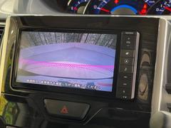 【バックカメラ】駐車時に後方がリアルタイム映像で確認できます。大型商業施設や立体駐車場での駐車時や、夜間のバック時に大活躍！運転スキルに関わらず、今や必須となった装備のひとつです！ 4