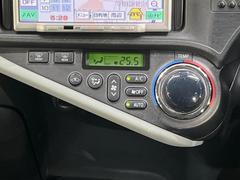 【オートエアコン】一度お好みの温度に設定すれば、車内の温度を検知し風量や温度を自動で調整。暑い…寒い…と何度もスイッチ操作をする必要はありません。快適な車内空間には必須の機能ですね♪ 6