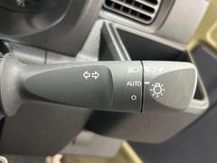 �ڥ����ȥ饤�ȡۼ�������뤵�˱����Ƽ�ư�ǥإåɥ饤�Ȥ��������������Ǥ��뵡ǽ�Ǥ����饤�Ȥ��դ�˺�졦�ä�˺��ʤɤ�̵���ʤꡢ��������ͼ�������Ԥ�¿����ȥ�ͥ��̲���������Ǥ��� 7