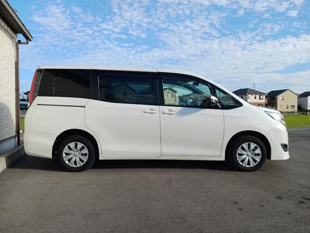 ノア Ｘ　タイプ２　サードシート付　福祉車両　車イス１名仕様　全国対応１年間走行距離無制限保証（4枚目）