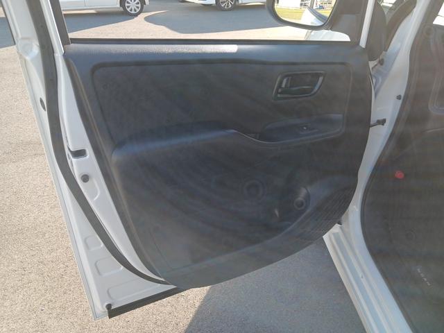 ノア Ｘ　タイプ２　サードシート付　福祉車両　車イス１名仕様　全国対応１年間走行距離無制限保証（24枚目）