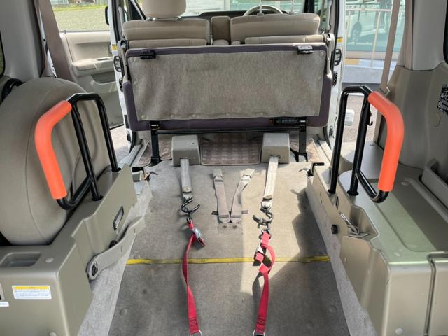 アトレーワゴン 　福祉車両　スロープ　車椅子積載台数１台　キーレス　ＨＩＤヘッドライト　ターボ　ＡＢＳ　Ｗエアバック（29枚目）