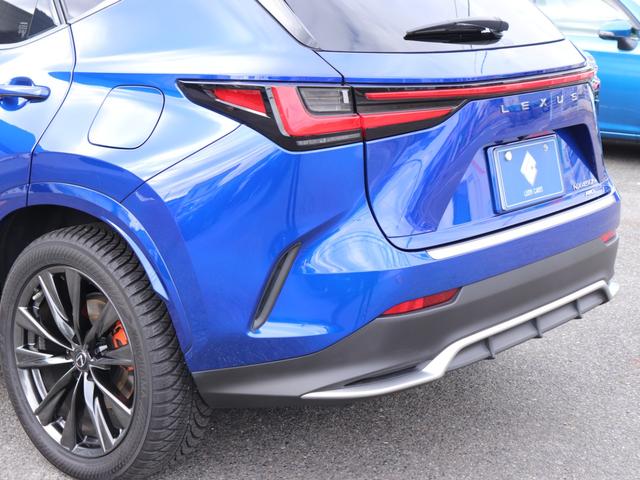 ＮＸ ＮＸ４５０ｈ＋　Ｆスポーツ　プリクラッシュ３眼ＬＥＤヘッド　サンルーフ　レザーシート　デジタルインナーミラー　パノラミックビューＢＳＭ　ＨＵＤ純正１４型ＤＡ地デジＢＴ音楽パドルＳ追従クルコン前後席シートヒーター　ルーフレール（18枚目）