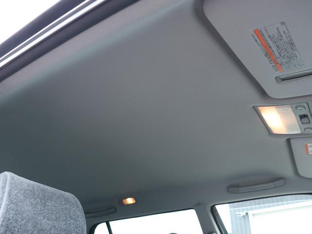 クラウン スーパーデラックス　マイルドハイブリッド　社外ナビ　２０２３年タイミングベルト交換済み　ドライブレコーダー　フェンダーミラー　ドアバイザー　純正アルミホイール　読書灯　オートエアコン　ＥＴＣ車載器　ＤＶＤ／ＣＤ再生（32枚目）