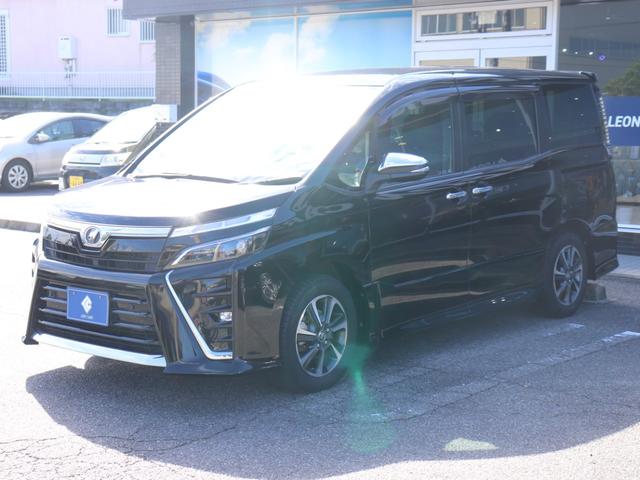 ヴォクシー ZS 煌II ワンオーナー後期モデル セーフティセンス両側電動ドアLEDヘッド社外ナビBカメラ地デジBT音楽 革巻きHクルーズコントロール ステアリングリモコン リアオートエアコンDバイザPガラス純正16AW(5枚目)