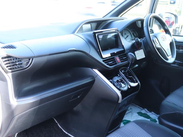 ヴォクシー ZS 煌II ワンオーナー後期モデル セーフティセンス両側電動ドアLEDヘッド社外ナビBカメラ地デジBT音楽 革巻きHクルーズコントロール ステアリングリモコン リアオートエアコンDバイザPガラス純正16AW(30枚目)