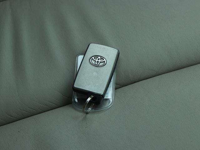 TOYOTA ESTIMA HYBRID G LEATHER PACKAGE