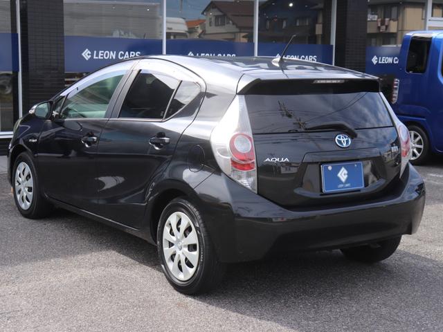 アクア S LEDヘッド純正ナビBカメラETCスマートキー シートヒーター ドライブレコーダー フルセグTV Bluetooth音楽 スペアタイヤ CD/DVD再生 プッシュスタート ステアリングリモコン(8枚目)