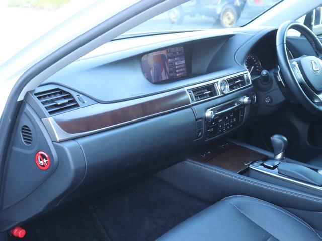 ＧＳ ＧＳ２５０　Ｉパッケージ　レザーシート純正ＳＤナビＢカメラ地デジＢＴ音楽スマートキーＨＩＤヘッドＦフォグ純正１７インチＡＷパワーシート前席シートヒーター＆ベンチレーション運転席シートメモリー革巻きＨステコン電動チルト　クルコン（27枚目）