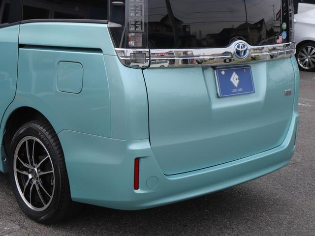 ヴォクシー ハイブリッドＸ　パナソニックナビ　バックカメラ　パワースライドドア　ＬＥＤヘッドライト　地デジＴＶ　Ｂｌｕｅｔｏｏｔｈ音楽　社外１７インチＡＷ　ステアリングリモコン　スマートキー　プッシュスタート　ＥＴＣ（18枚目）