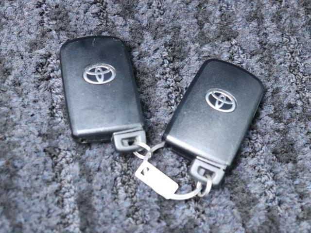 ヴォクシー ハイブリッドＸ　パナソニックナビ　バックカメラ　パワースライドドア　ＬＥＤヘッドライト　地デジＴＶ　Ｂｌｕｅｔｏｏｔｈ音楽　社外１７インチＡＷ　ステアリングリモコン　スマートキー　プッシュスタート　ＥＴＣ（46枚目）