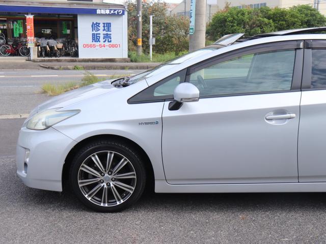 プリウス Ｇ　サンルーフ＆ソーラーパネル純正ＨＤＤナビＢカメラ地デジＢＴ音楽スマートキー　ビルトインＥＴＣ革巻きＨステアリングリモコン　クルーズコントロール　コンライトＦフォグＤバイザＲスモークＥＮＫＥＩ１７ＡＷ（13枚目）