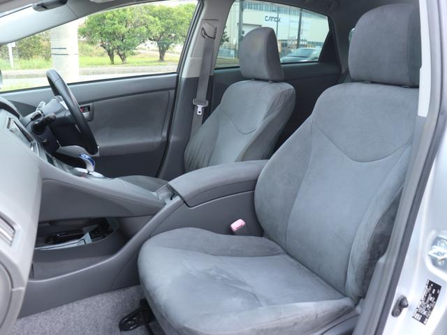 プリウス Ｇ　サンルーフ＆ソーラーパネル純正ＨＤＤナビＢカメラ地デジＢＴ音楽スマートキー　ビルトインＥＴＣ革巻きＨステアリングリモコン　クルーズコントロール　コンライトＦフォグＤバイザＲスモークＥＮＫＥＩ１７ＡＷ（30枚目）