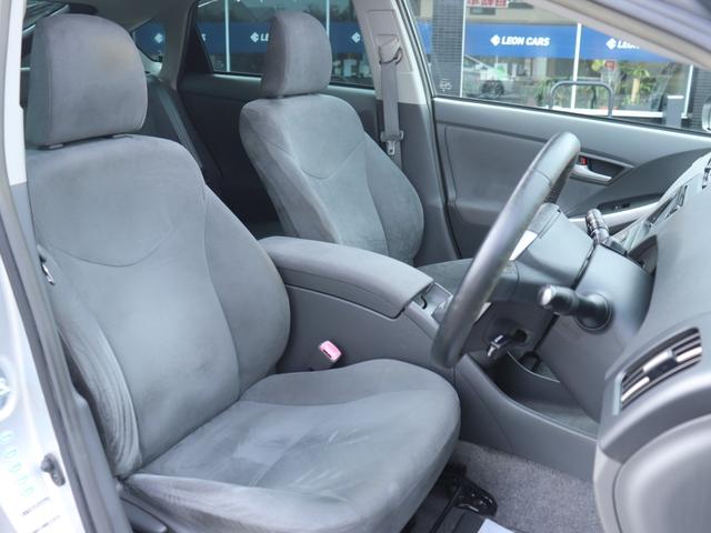 プリウス Ｇ　サンルーフ＆ソーラーパネル純正ＨＤＤナビＢカメラ地デジＢＴ音楽スマートキー　ビルトインＥＴＣ革巻きＨステアリングリモコン　クルーズコントロール　コンライトＦフォグＤバイザＲスモークＥＮＫＥＩ１７ＡＷ（31枚目）