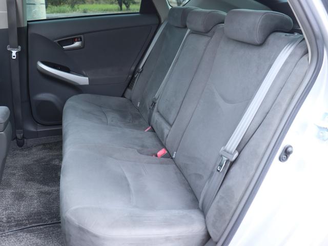 プリウス Ｇ　サンルーフ＆ソーラーパネル純正ＨＤＤナビＢカメラ地デジＢＴ音楽スマートキー　ビルトインＥＴＣ革巻きＨステアリングリモコン　クルーズコントロール　コンライトＦフォグＤバイザＲスモークＥＮＫＥＩ１７ＡＷ（32枚目）