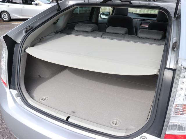 プリウス Ｇ　サンルーフ＆ソーラーパネル純正ＨＤＤナビＢカメラ地デジＢＴ音楽スマートキー　ビルトインＥＴＣ革巻きＨステアリングリモコン　クルーズコントロール　コンライトＦフォグＤバイザＲスモークＥＮＫＥＩ１７ＡＷ（35枚目）