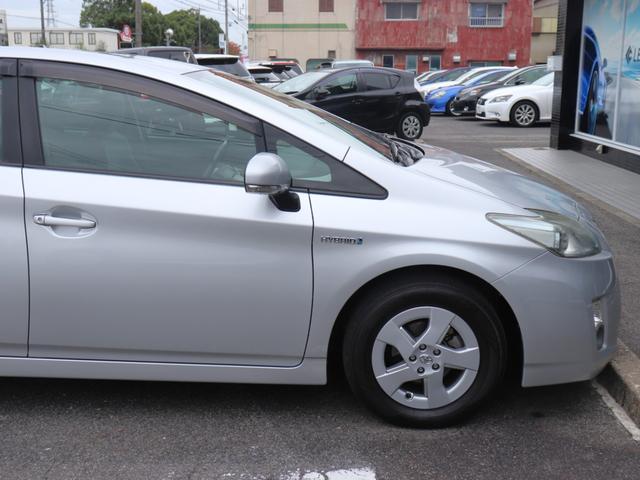 プリウス G 純正HDDナビBカメラ地デジ音楽録音クルーズコントロール スマートキー ビルトインETC ステアリングリモコン コンライトAA/Cフォグランプ ドアバイザ純正15AWトノカバーDVD/CD/AUX再生(14枚目)