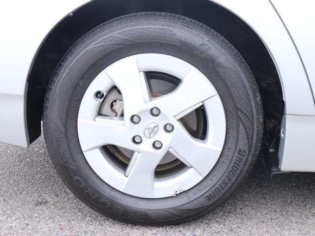 プリウス G 純正HDDナビBカメラ地デジ音楽録音クルーズコントロール スマートキー ビルトインETC ステアリングリモコン コンライトAA/Cフォグランプ ドアバイザ純正15AWトノカバーDVD/CD/AUX再生(23枚目)