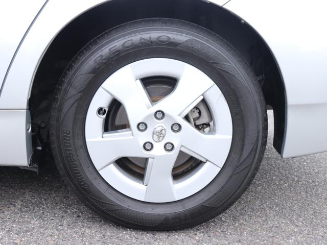 プリウス G 純正HDDナビBカメラ地デジ音楽録音クルーズコントロール スマートキー ビルトインETC ステアリングリモコン コンライトAA/Cフォグランプ ドアバイザ純正15AWトノカバーDVD/CD/AUX再生(24枚目)