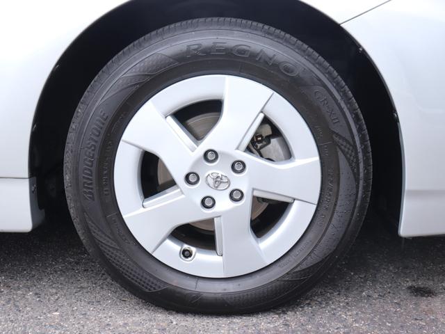 プリウス G 純正HDDナビBカメラ地デジ音楽録音クルーズコントロール スマートキー ビルトインETC ステアリングリモコン コンライトAA/Cフォグランプ ドアバイザ純正15AWトノカバーDVD/CD/AUX再生(25枚目)