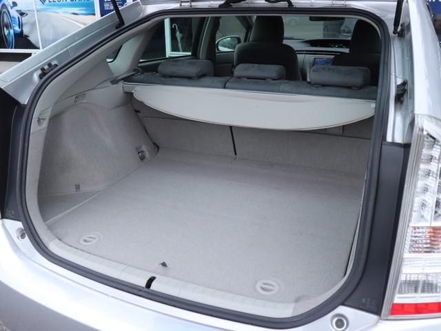 プリウス G 純正HDDナビBカメラ地デジ音楽録音クルーズコントロール スマートキー ビルトインETC ステアリングリモコン コンライトAA/Cフォグランプ ドアバイザ純正15AWトノカバーDVD/CD/AUX再生(35枚目)