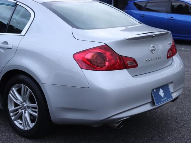 スカイライン 250GT ハーフレザーシート純正ナビBカメラ地デジBT音楽インテリキーHIDヘッドFフォグDバイザ純正17インチAWビルトインETC革巻きHステアリングリモコン前席パワーシート前後ドライブレコーダー(17枚目)