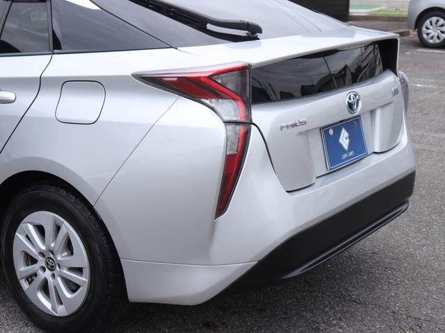 プリウス S レンタカーアップ セーフティセンスLEDヘッド社外メモリーナビBカメラ地デジBT音楽スマートキーDバイザ純正15AWビルトインETCレーダークルコン社外コンビHステアリングリモコン オートハイビーム(17枚目)