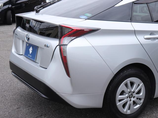 プリウス S レンタカーアップ セーフティセンスLEDヘッド社外メモリーナビBカメラ地デジBT音楽スマートキーDバイザ純正15AWビルトインETCレーダークルコン社外コンビHステアリングリモコン オートハイビーム(18枚目)