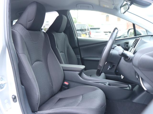 プリウス S レンタカーアップ セーフティセンスLEDヘッド社外メモリーナビBカメラ地デジBT音楽スマートキーDバイザ純正15AWビルトインETCレーダークルコン社外コンビHステアリングリモコン オートハイビーム(31枚目)