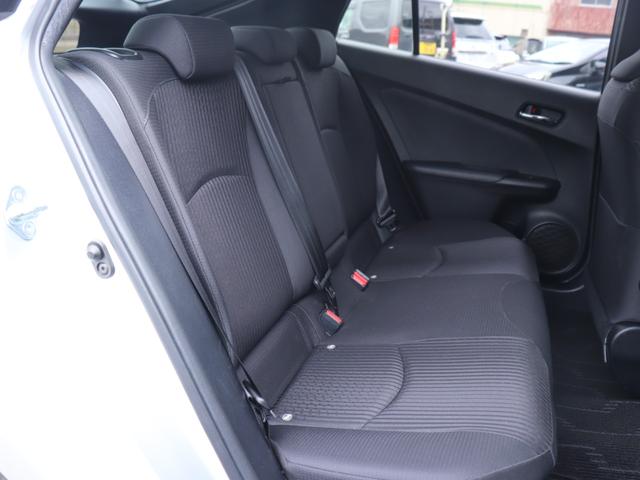プリウス S レンタカーアップ セーフティセンスLEDヘッド社外メモリーナビBカメラ地デジBT音楽スマートキーDバイザ純正15AWビルトインETCレーダークルコン社外コンビHステアリングリモコン オートハイビーム(33枚目)