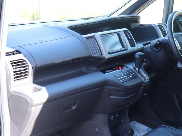 ステップワゴン G インターナビEセレクション 無限エアロ両側電動ドア後席モニター純正インターナビBカメラ地デジ クルーズコントロールRCA入力レザー調シートカバー ステアリングリモコン オートライトHIDヘッド社外18AW Rスモークフィルム(32枚目)