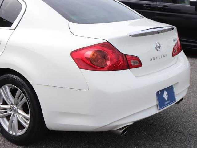 スカイライン 250GT ハーフレザーシート純正HDDナビBカメラ地デジHIDヘッドFフォグ純正17インチAWビルトインETCインテリキー革巻きHステアリングリモコン前席パワーシート プライバシーガラス(17枚目)