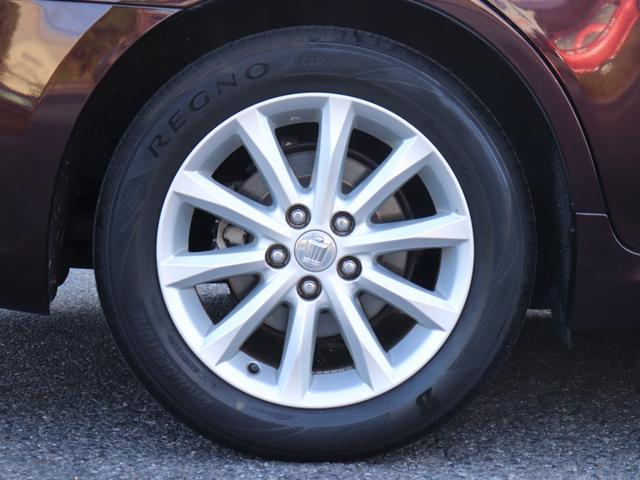 クラウン ロイヤルサルーン　後期モデル純正ＨＤＤナビＢカメラ地デジＢＴ音楽スマートキーＨＩＤヘッドＦフォグＤバイザ純正１７インチＡＷビルトインＥＴＣウッドコンビＨプッシュスタート電動チルト前席パワーシート　クルーズコントロール（22枚目）