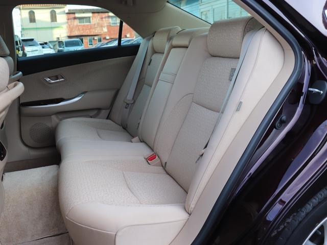 クラウン ロイヤルサルーン　後期モデル純正ＨＤＤナビＢカメラ地デジＢＴ音楽スマートキーＨＩＤヘッドＦフォグＤバイザ純正１７インチＡＷビルトインＥＴＣウッドコンビＨプッシュスタート電動チルト前席パワーシート　クルーズコントロール（33枚目）