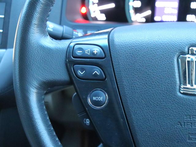 クラウン ロイヤルサルーン　イージークローザー純正ＨＤＤナビＢカメラ地デジＢＴ音楽スマートキーＨＩＤヘッドＦフォグ純正１７ＡＷプッシュスタート前席パワーシート左側カメラ　ビルトインＥＴＣウッドコンビＨステコン　クリアランスソナー（40枚目）