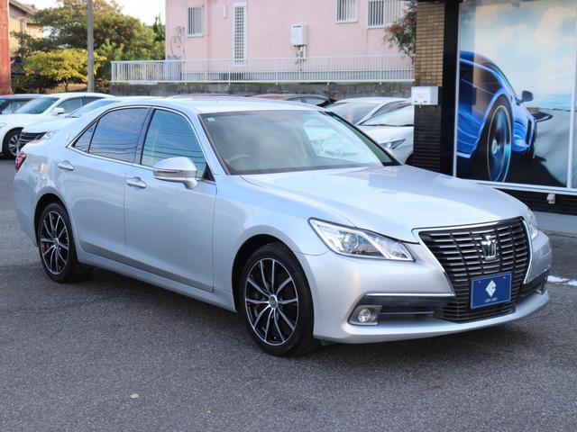 クラウン ロイヤル　社外メモリーナビＢカメラ地デジＢＴ音楽スマートキーＨＩＤヘッドＦフォグ社外１８インチＡＷプッシュスタートＲスモークＥＴＣコンライト（6枚目）