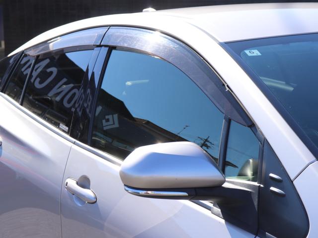 プリウス 　セーフティセンス合成皮革シートＬＥＤヘッド純正９型ＳＤナビＢカメラ地デジＢＴ音楽プリクラッシュ　レーダークルコン　オートハイビーム前席シートヒーター革巻きＨステアリングリモコン純正ドライブレコーダー（21枚目）