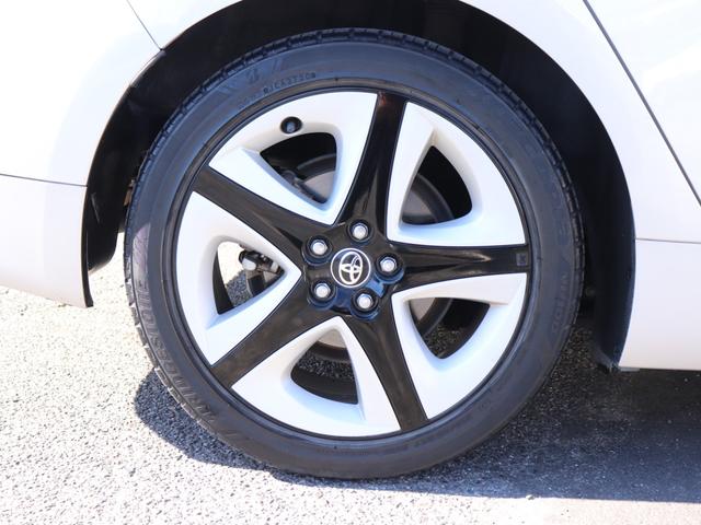 プリウス 　セーフティセンス合成皮革シートＬＥＤヘッド純正９型ＳＤナビＢカメラ地デジＢＴ音楽プリクラッシュ　レーダークルコン　オートハイビーム前席シートヒーター革巻きＨステアリングリモコン純正ドライブレコーダー（25枚目）